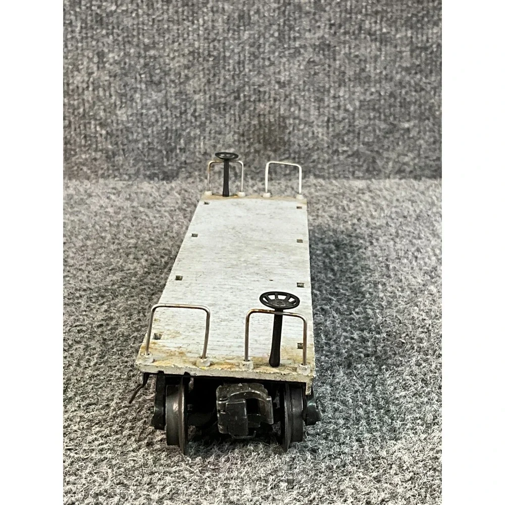 Vintage Lionel Lines 6411 Flatcar O Gauge Train Model Metal Base Collector Piece